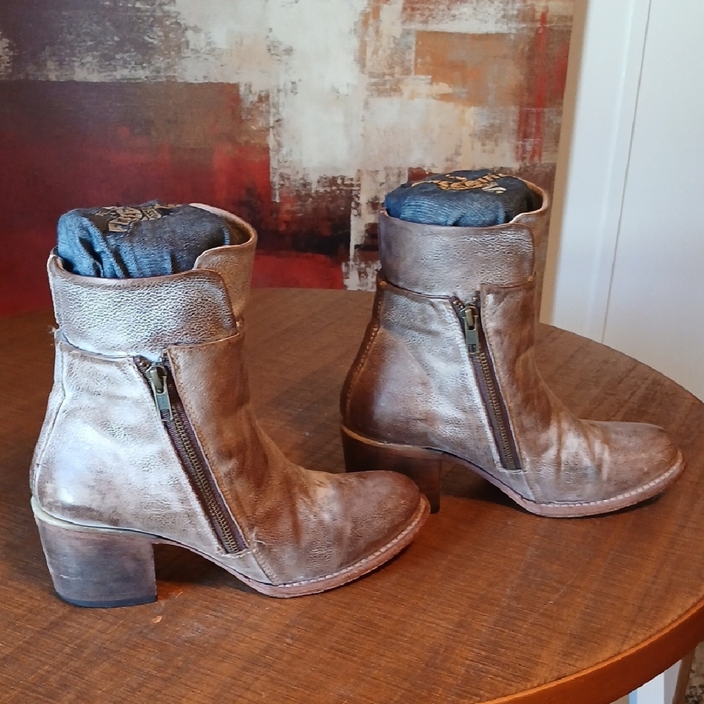 Freebird Distressed Brown Heeled Boots - Picture 7 of 7